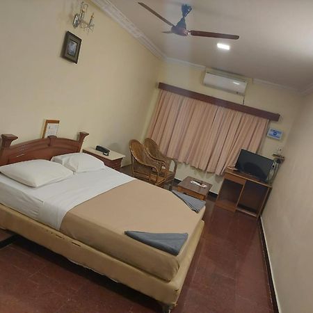 Sea Breeze Beach Resort Mahabalipuram Bagian luar foto