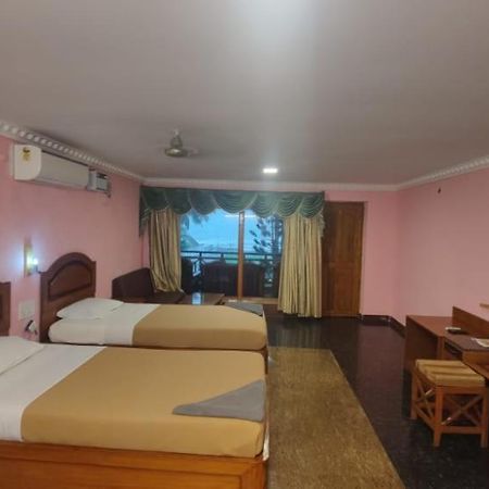 Sea Breeze Beach Resort Mahabalipuram Bagian luar foto