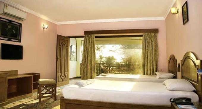Sea Breeze Beach Resort Mahabalipuram Bagian luar foto