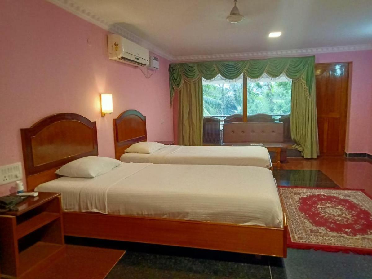 Sea Breeze Beach Resort Mahabalipuram Bagian luar foto