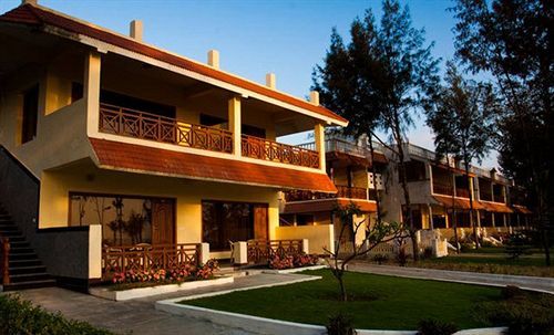 Sea Breeze Beach Resort Mahabalipuram Bagian luar foto